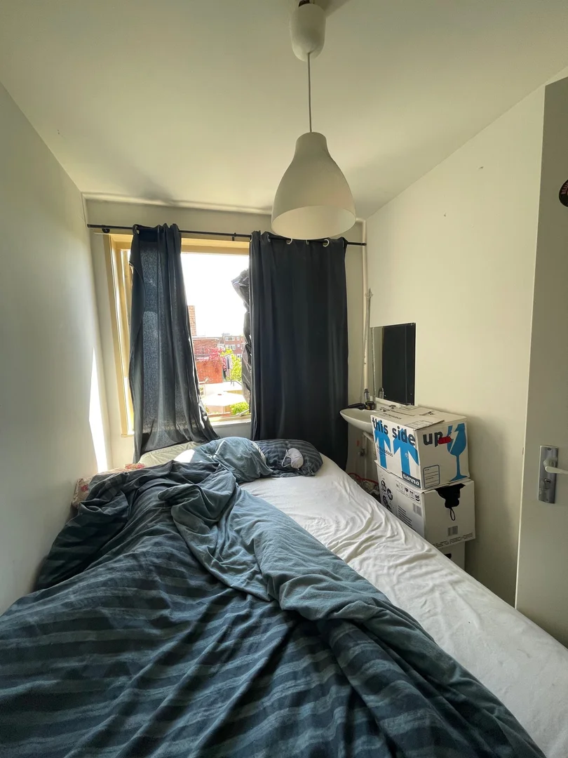 Zimmer in Studentenwohnung in  zu vermieten, voll möbliert