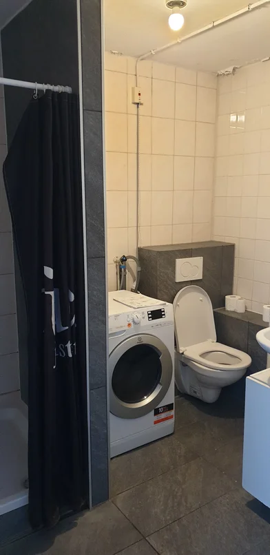 Quarto privado em Topaasstraat, imagem 4 de 7
