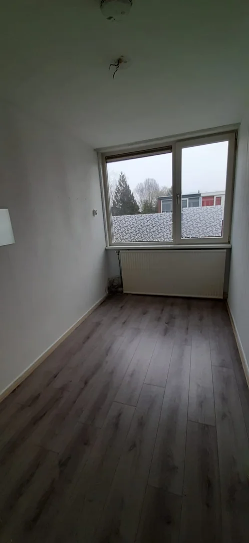 Quarto de estudante económico com localização conveniente em 