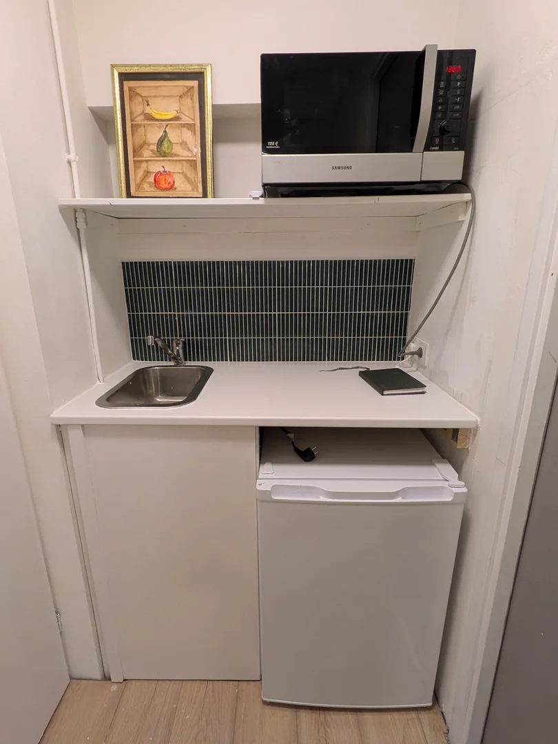 Habitación estudiantil económica con ubicación conveniente en 