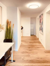 Privatzimmer in der Regina-Ullmann-Straße, Bogenhausen, bild 10 von 10