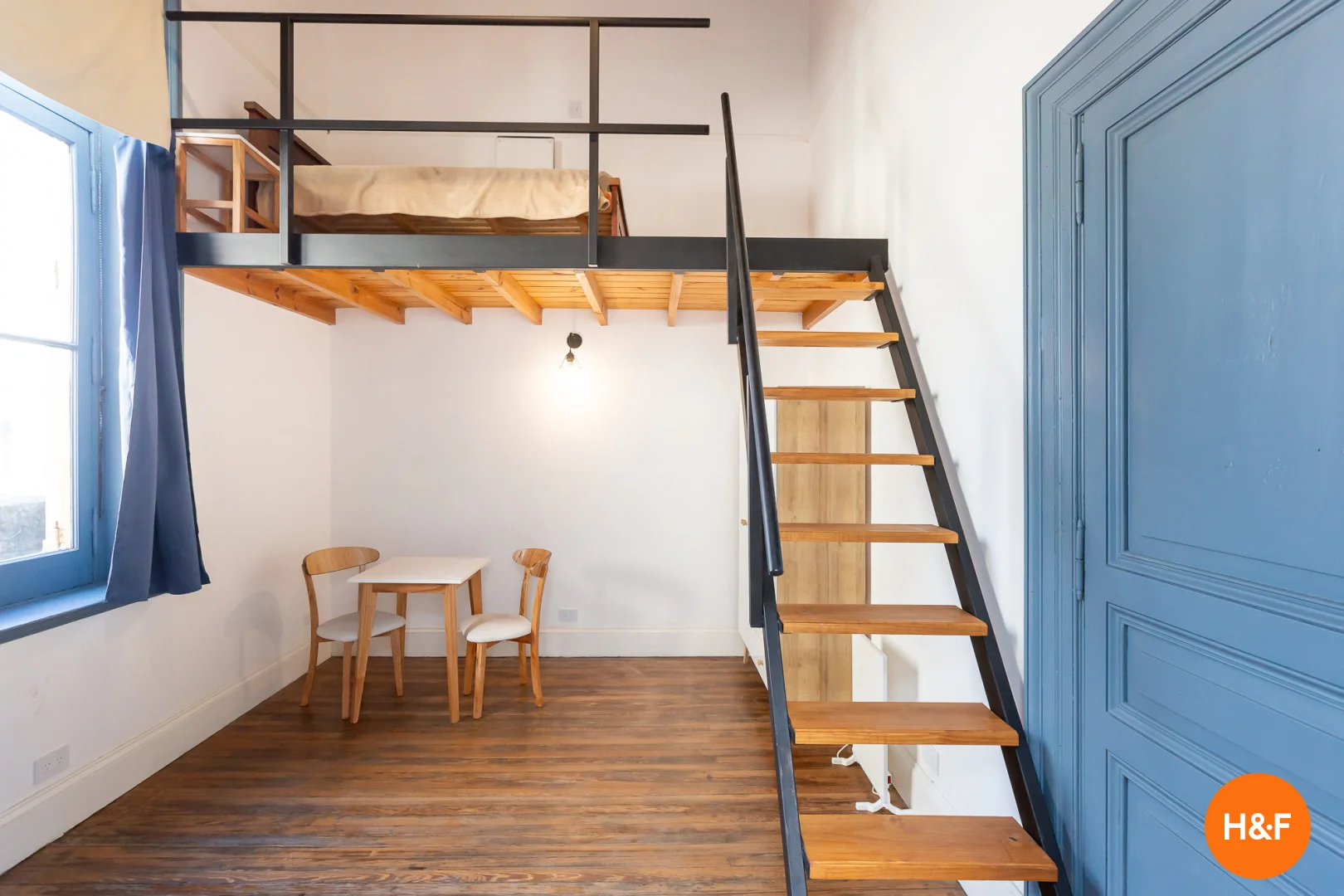 Habitación para estudiantes en con área de estudio y facilidades compartidas