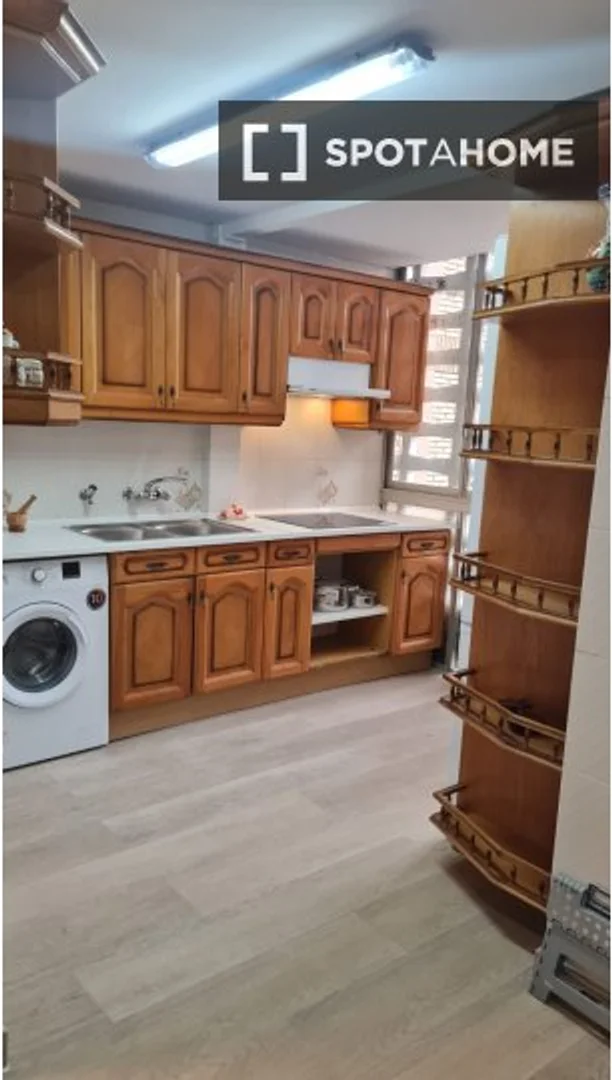 'da ders çalışmak için mükemmel olan fonksiyonel öğrenci odası