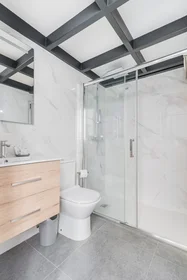 Entire apartment at Calle Tauro 48, image 13 of 18