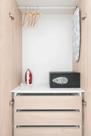 Entire apartment at Calle Tauro 48, image 17 of 18