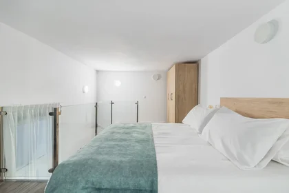 Entire apartment at Calle Tauro 48, image 10 of 18