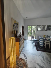 Quarto privado em Via Alessandro Doveri 7, imagem 2 de 5