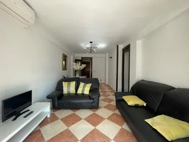 Özel oda konumu Calle Cristóbal de Virués 1, 5 17 görüntüsü