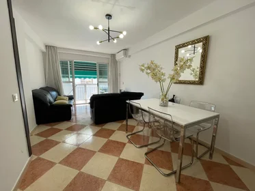 Özel oda konumu Calle Cristóbal de Virués 1, 7 17 görüntüsü