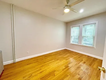 Alojamiento entero en 92, Webster St., Unit 1, East Boston, Boston, MA, 02128, imagen 1 de 10