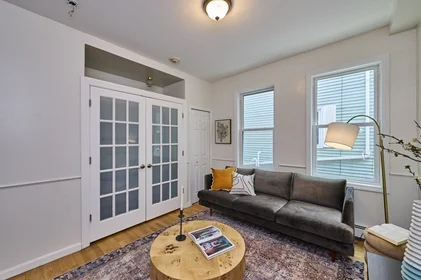 Studio en résidence à 9, Mullins Ct., Unit D, East Cambridge, Cambridge, MA, 02141, image 1 de 11