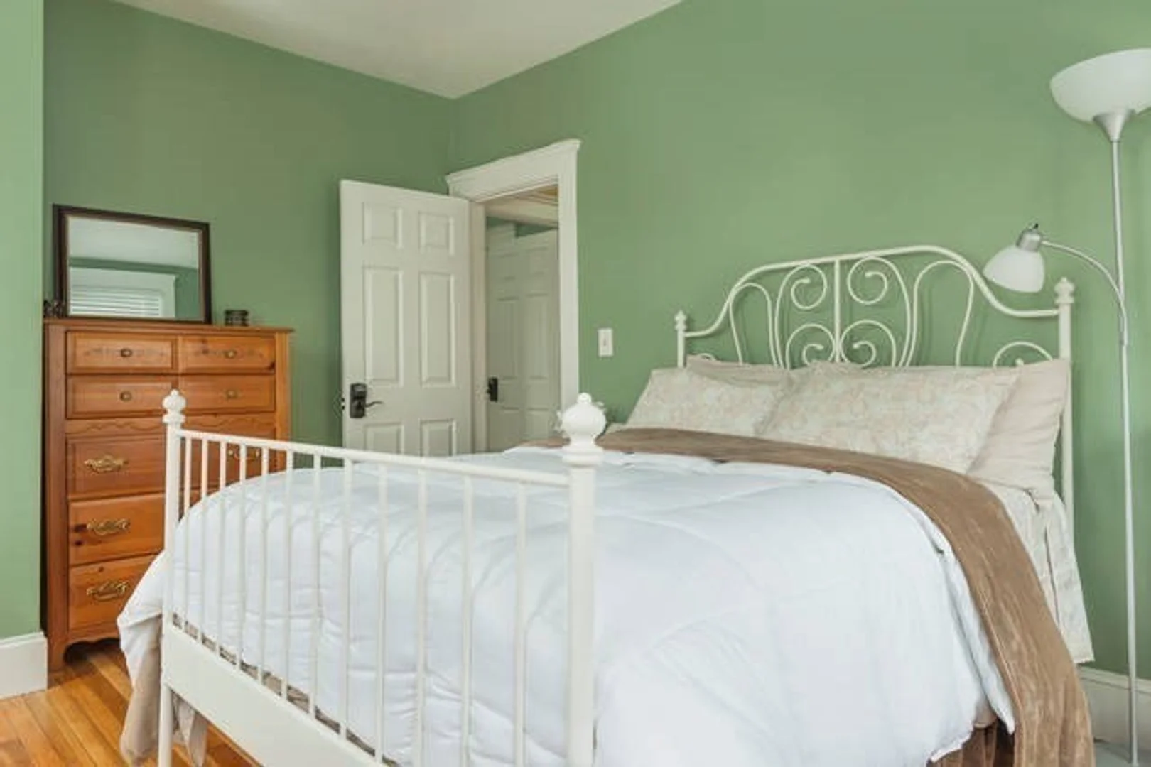 130, Sutherland Rd., Unit 5, Brighton, Boston, MA, 02135