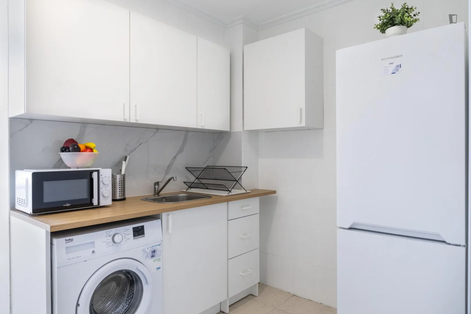 Chambre abordable pour les étudiants avec un bon éclairage dans