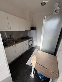 Stanza privata in Rua da Areosa, immagine 14 di 22