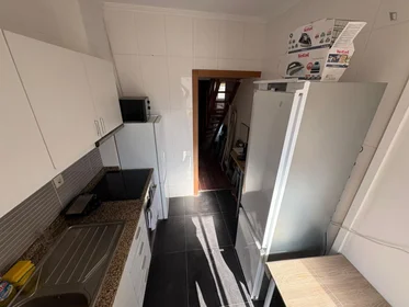 Stanza privata in Rua da Areosa, immagine 16 di 22
