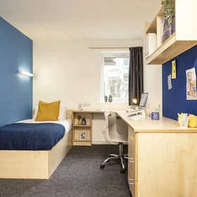 Private room at London Road, image 21 of 49