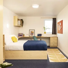 Private room at London Road, image 26 of 49