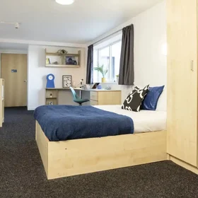 Private room at London Road, image 29 of 49