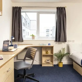 Private room at London Road, image 32 of 49