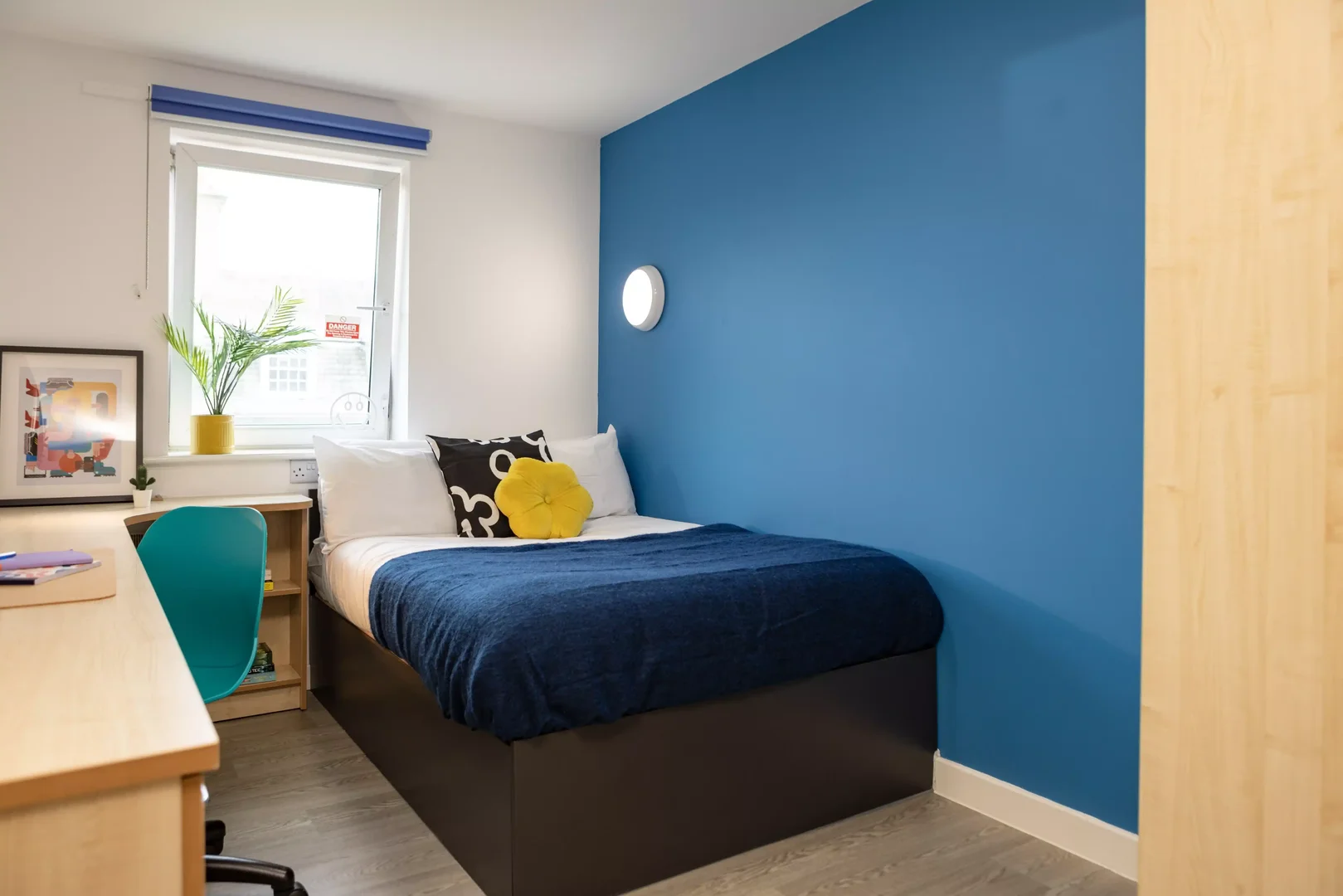Budget-friendly student room close to campus in 