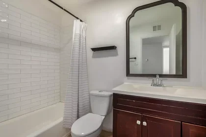 Private room at 85201, image 2 of 29