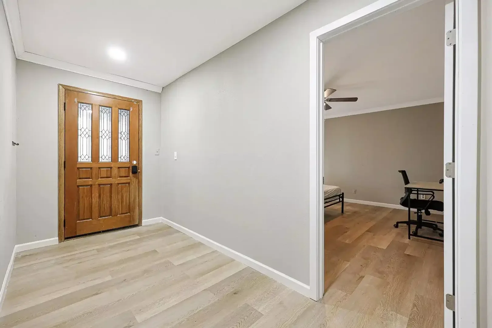 Habitación asequible para estudiantes con buena iluminación en