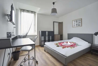 Quarto privado em 10 Rue de Clairmarais, 51100 Reims, France, imagem 1 de 10