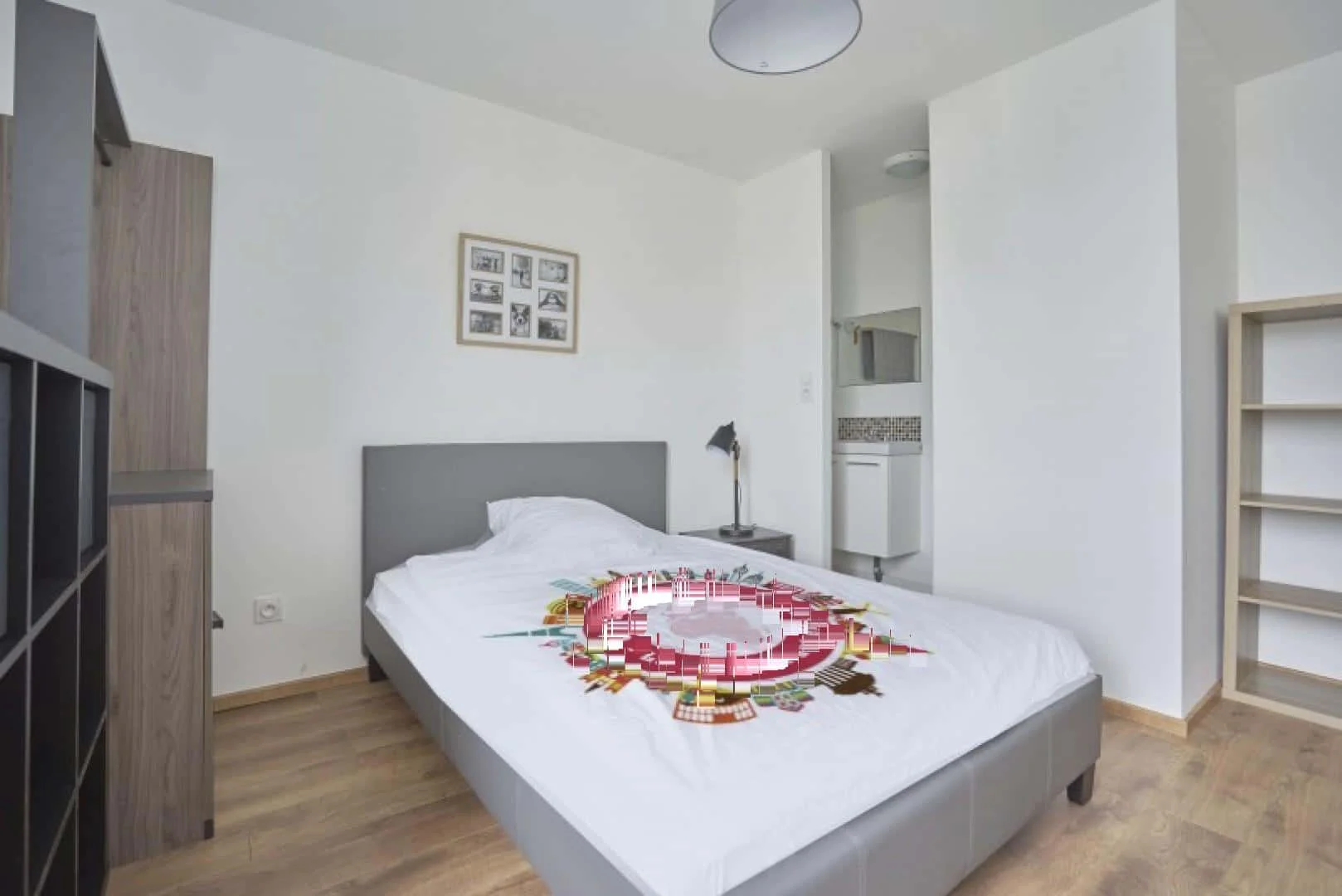 Quarto para alugar em apartamento de estudantes em , totalmente mobilado