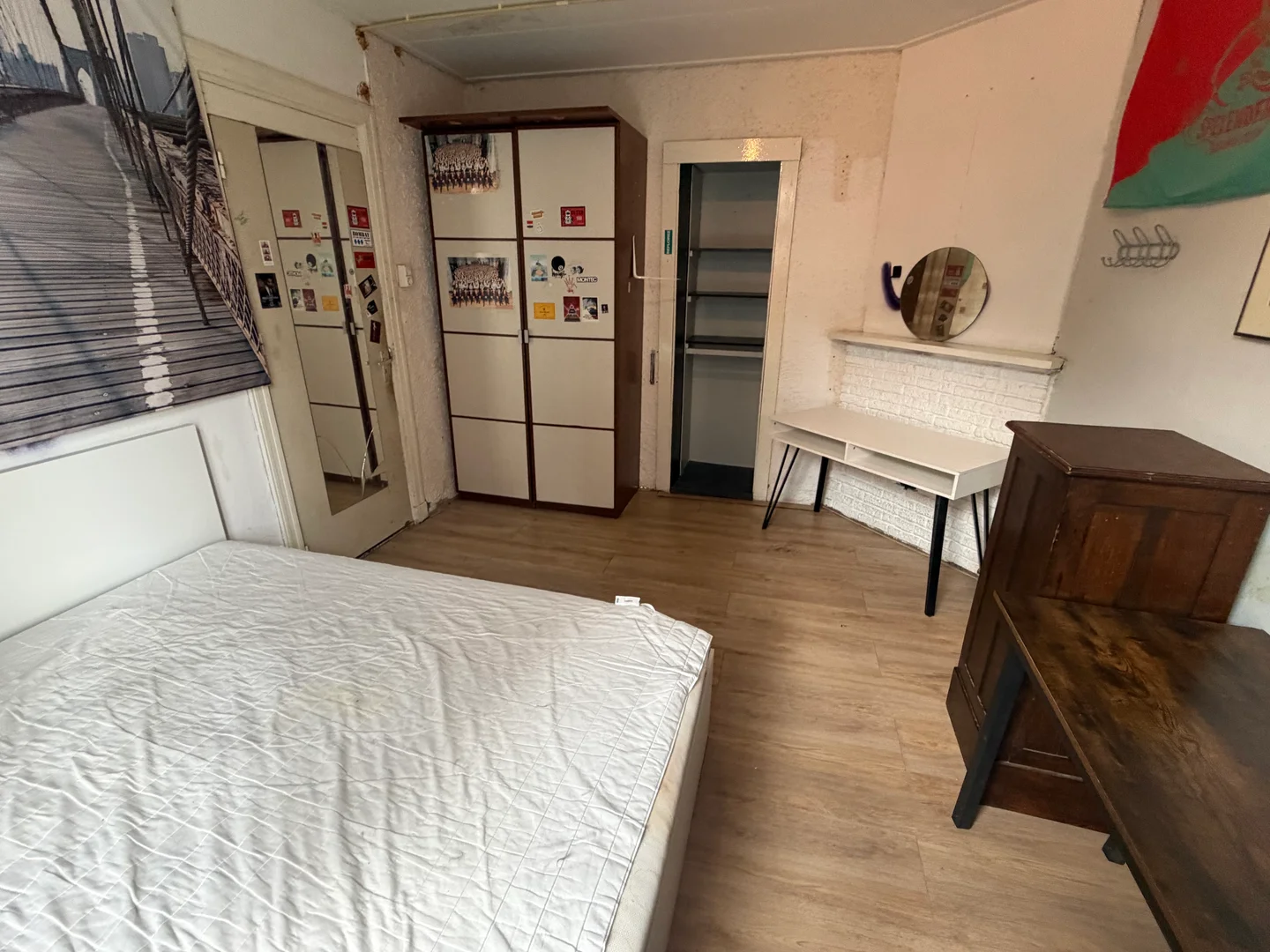 Bright and airy student room with easy university access in 