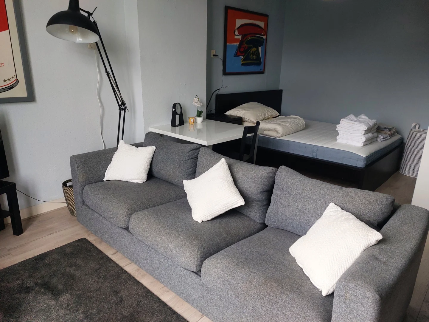 Funktionelles Studentenzimmer perfekt zum Studieren in 