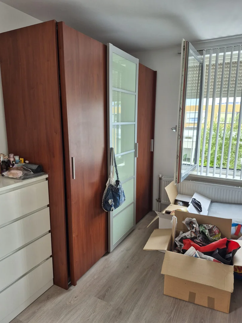 Habitación acogedora para estudiantes disponible en 