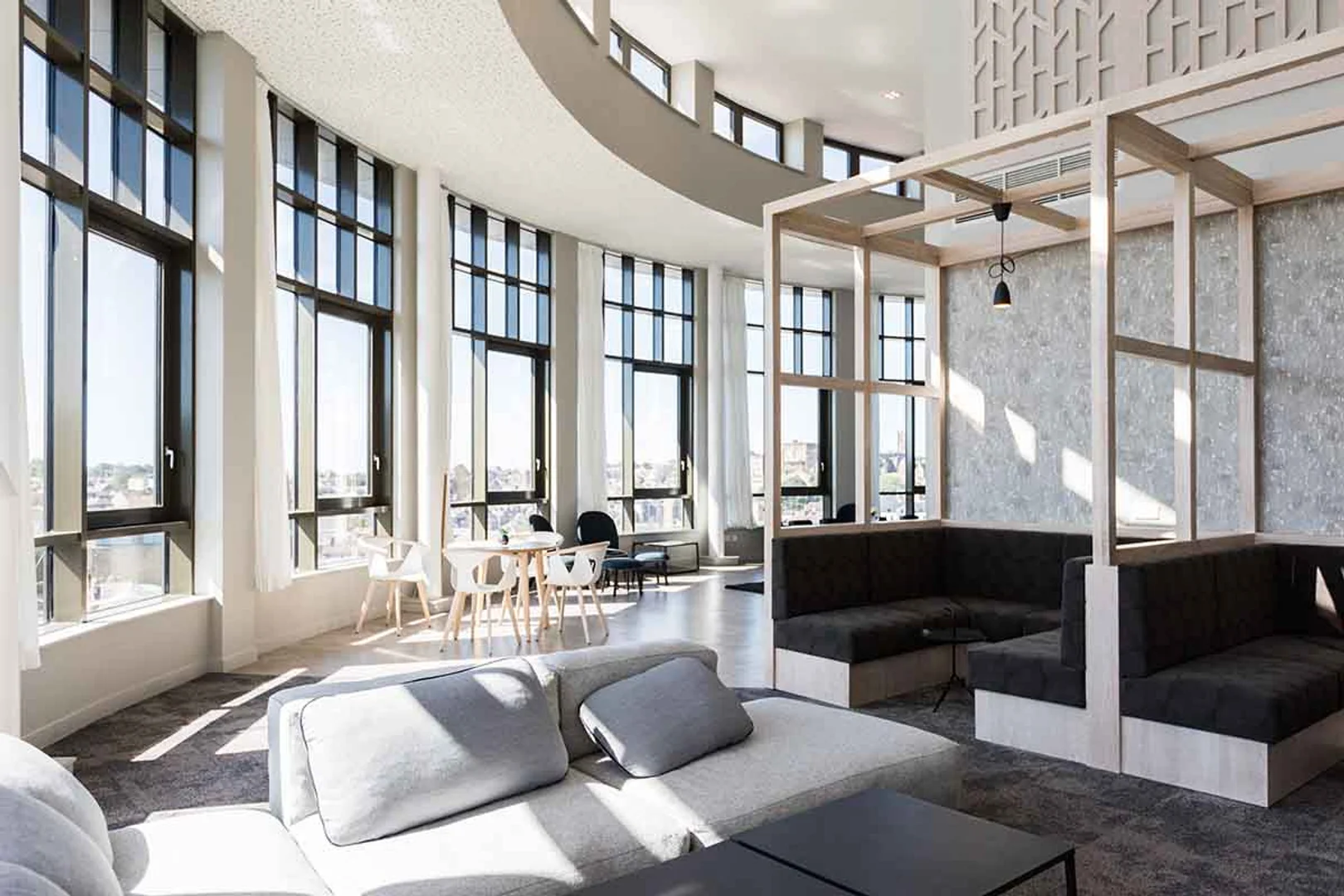 Functional student room perfect for studying in