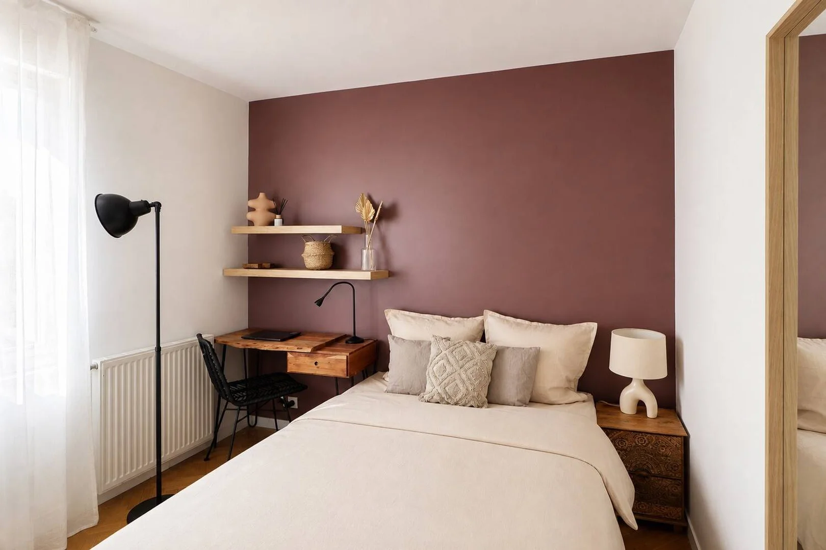 Comfortable and spacious student room in 