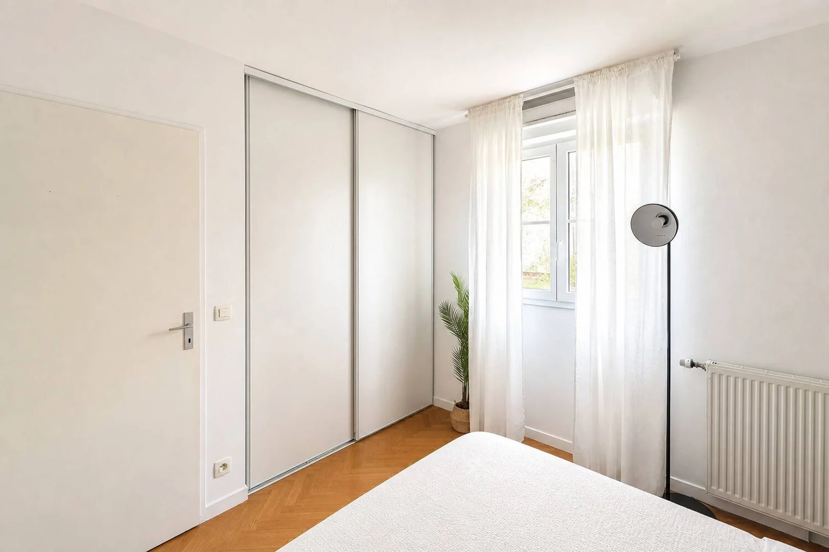 Student-friendly room in  with modern amenities