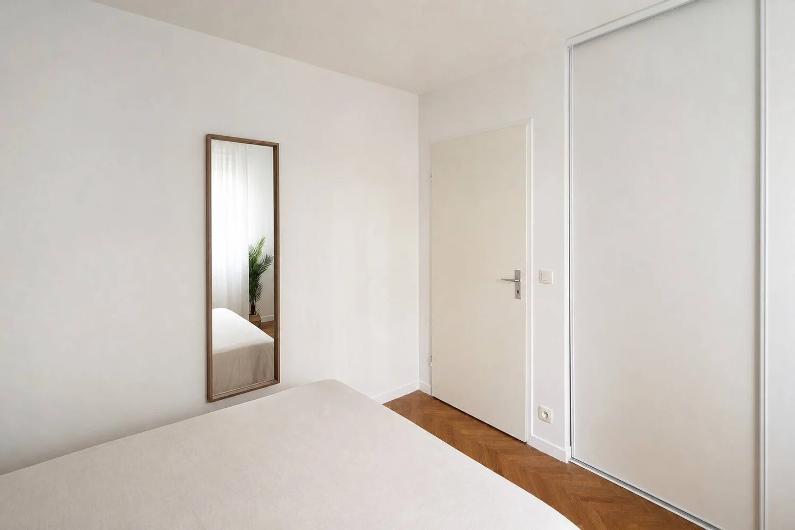 Room for rent in student apartment in , fully furnished