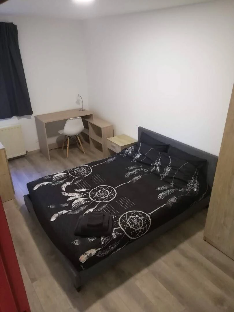 Cheap private room in Tours