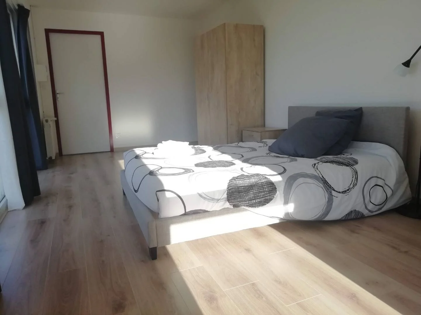 Quarto de estudante económico com localização conveniente em 