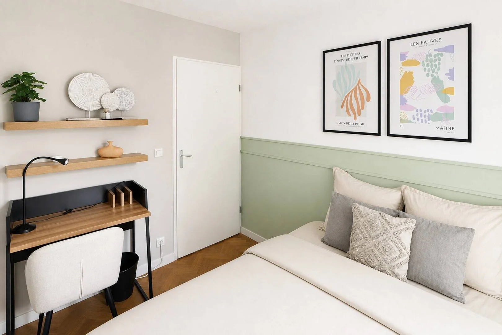 Student-friendly room in  with modern amenities