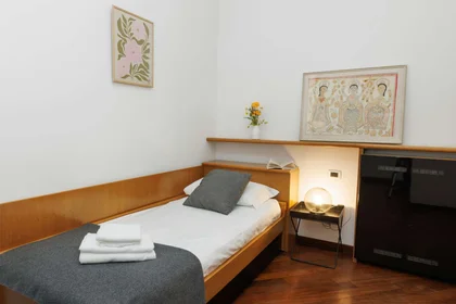 Privatzimmer in der Viale Sarca, bild 1 von 19