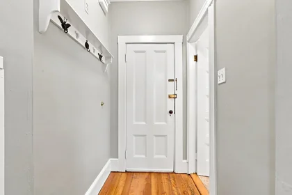 Alojamiento entero en residencia en 31, Saxton St., Unit 2, Dorchester, Boston, MA, 02125, imagen 13 de 21