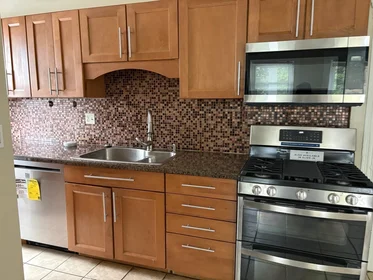 Alojamiento entero en residencia en 29, Donald Rd., Unit 3, Dorchester, Boston, MA, 02124, imagen 14 de 28