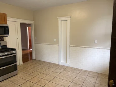 Alojamiento entero en residencia en 29, Donald Rd., Unit 3, Dorchester, Boston, MA, 02124, imagen 6 de 28