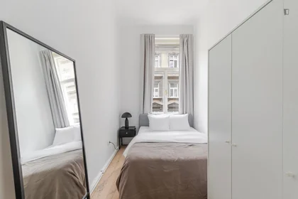 Logement situé dans le centre de {area}