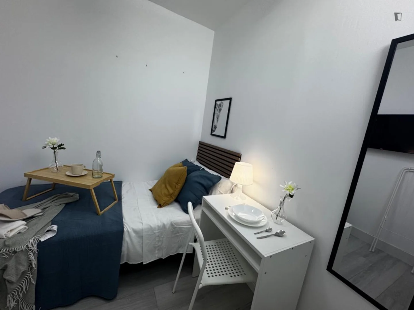 Habitación en apartamento estudiantil en alquiler en , completamente amueblado
