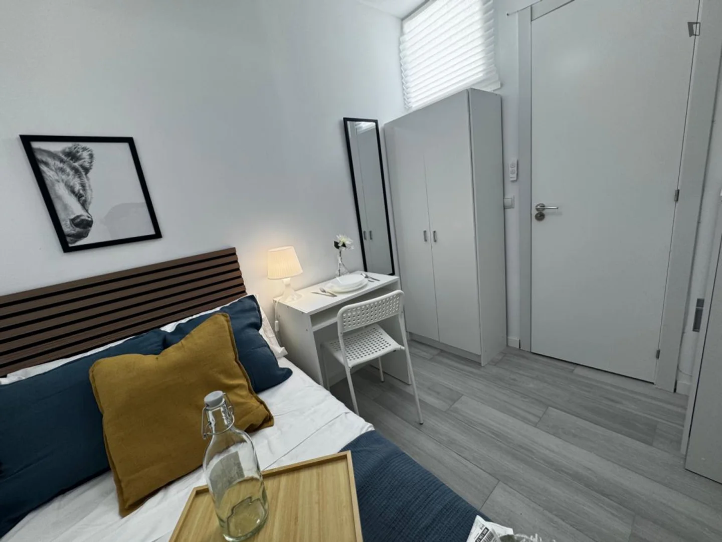 Habitación estudiantil económica con ubicación conveniente en