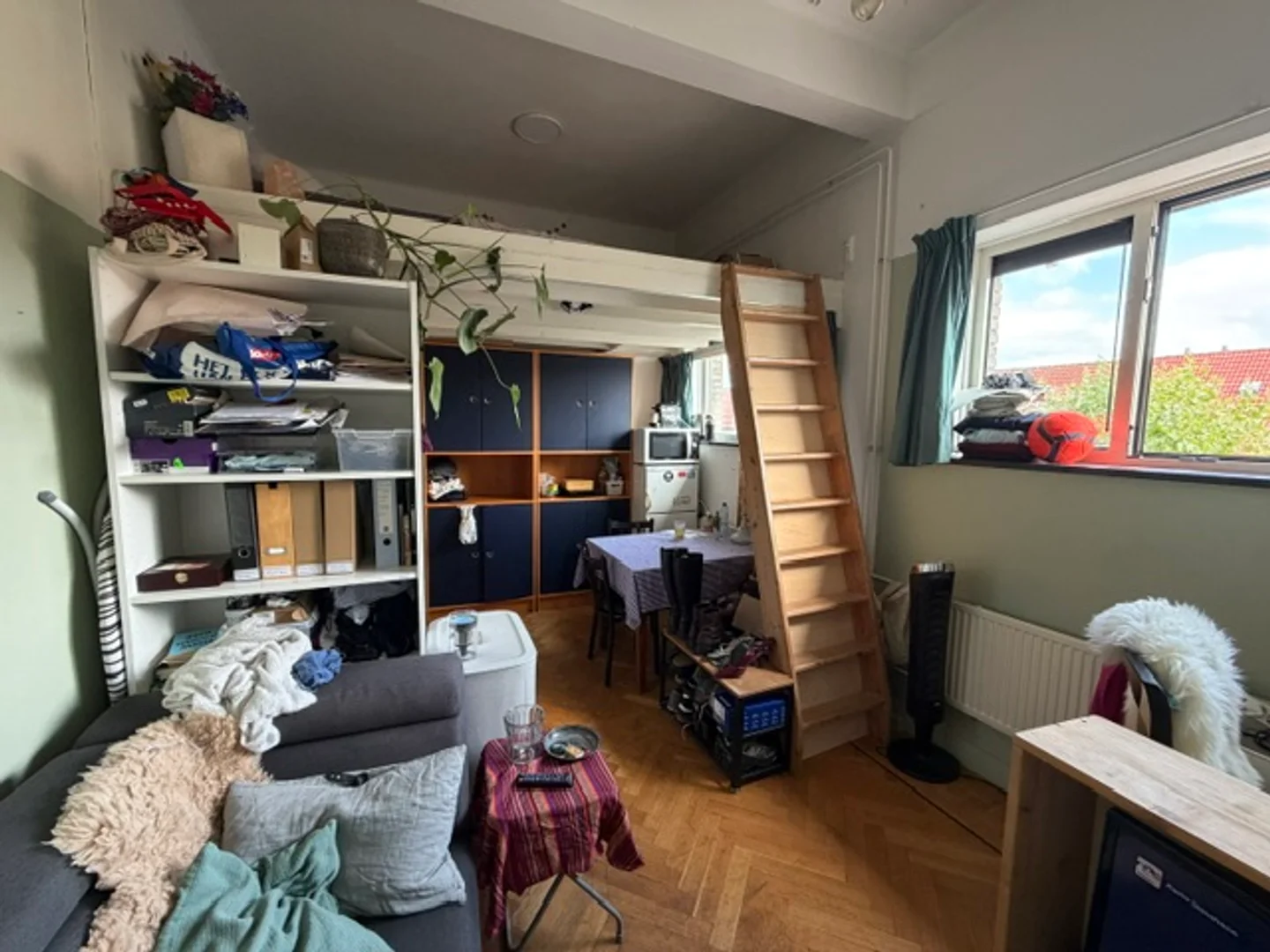 Chambre confortable pour étudiants disponible dans 