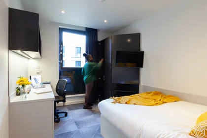 Gesamte Unterkunft im Wohnheim in der 45 Upper Dean St, Birmingham B5 4SJ, United Kingdom, bild 2 von 45