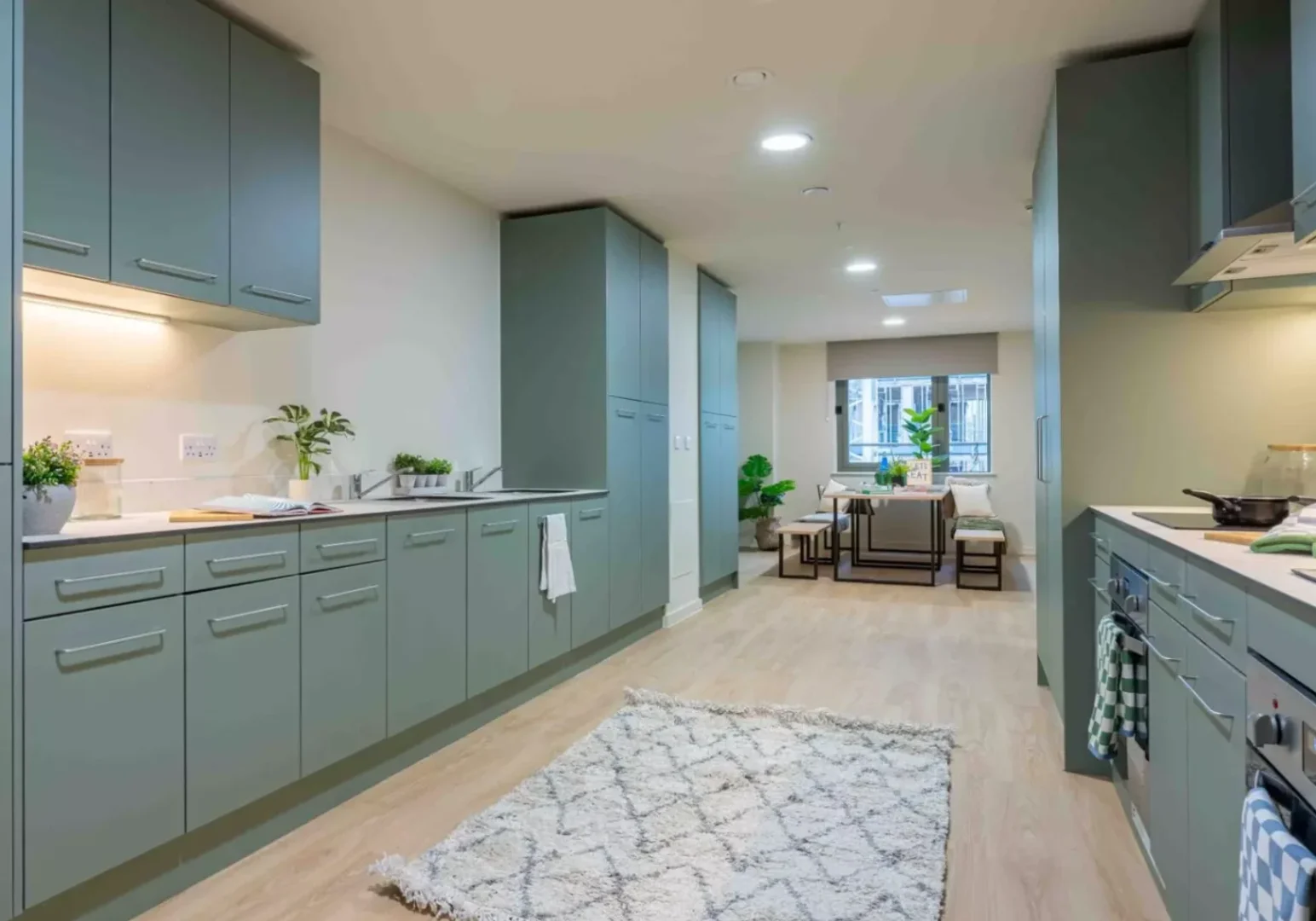 Comfortable and spacious student room in 