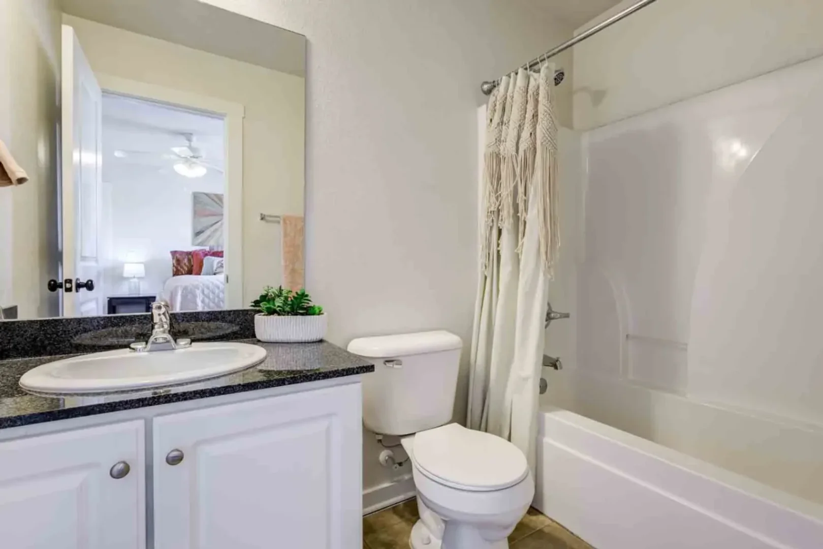 10 Oakdale Dr, Raleigh, NC 27606, USA