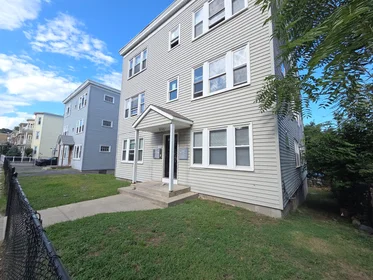 Gesamte Unterkunft im Wohnheim in der 90, Adams St., Unit 1R, Dorchester, Boston, MA, 02122, bild 11 von 15